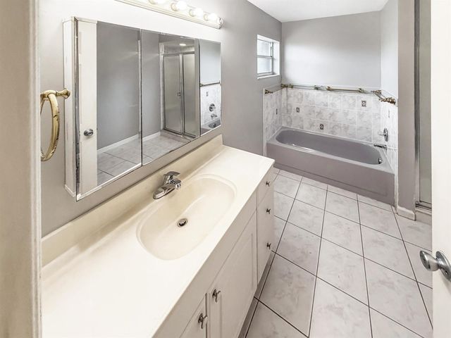 2361 NE 21st Avenue, Jensen Beach, FL 34957