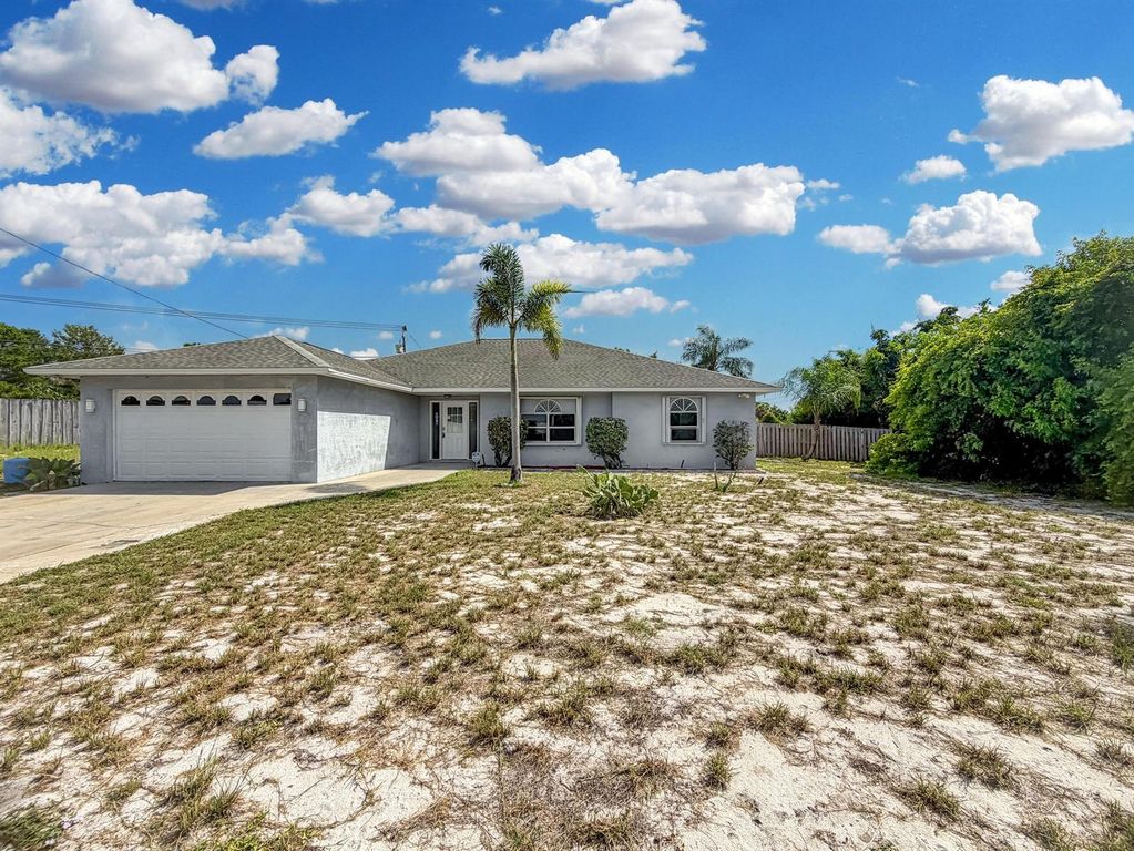 2361 NE 21st Avenue, Jensen Beach, FL 34957