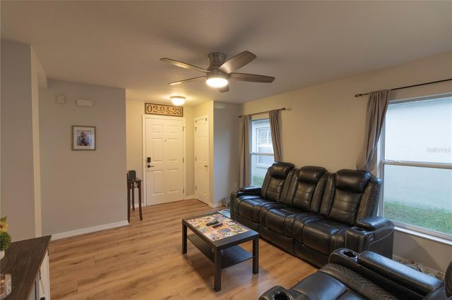 11910 MANGO GROVES BOULEVARD, Seffner, FL 33584