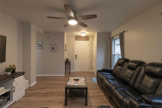 11910 MANGO GROVES BOULEVARD, Seffner, FL 33584
