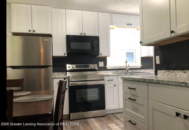 6420 Rosedale Road, Lansing, MI 48911