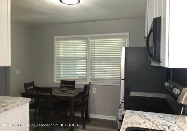 6420 Rosedale Road, Lansing, MI 48911