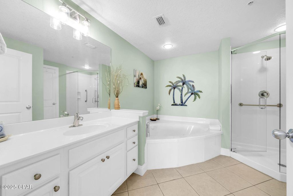 Image 16 of property listing at 17281 Front Beach Road 806, Panama City Beach, FL 32413