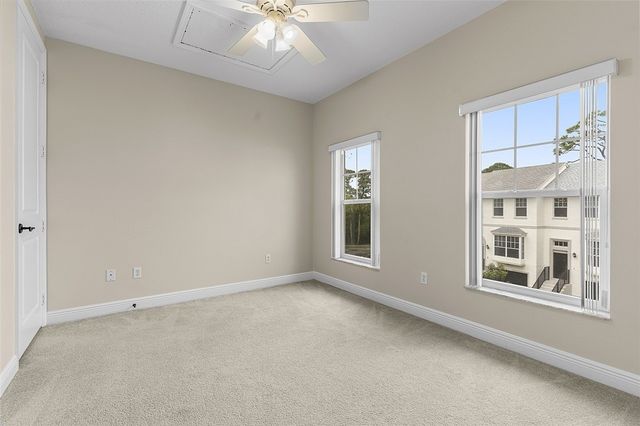 1620 42nd Square 104, Vero Beach, FL 32960