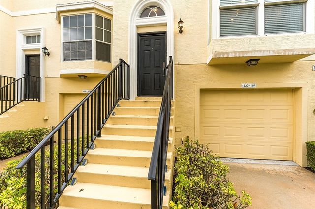 1620 42nd Square 104, Vero Beach, FL 32960