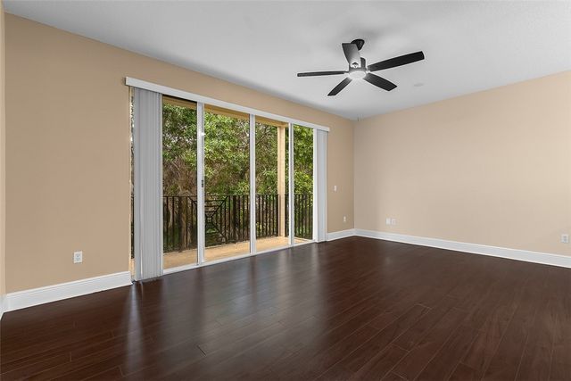 1620 42nd Square 104, Vero Beach, FL 32960