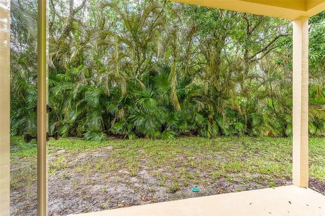 1620 42nd Square 104, Vero Beach, FL 32960