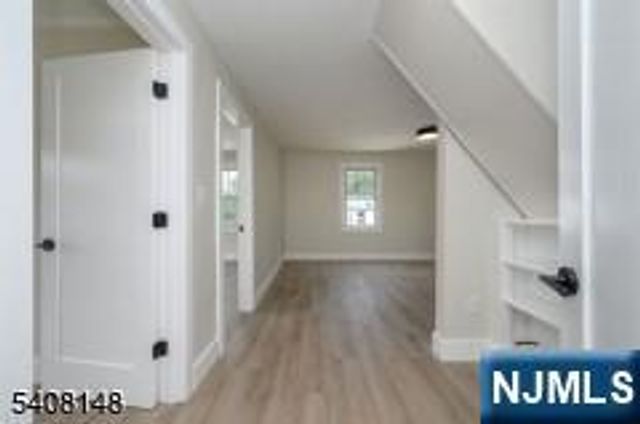 35 Amsterdam Avenue, Teaneck, NJ 07666