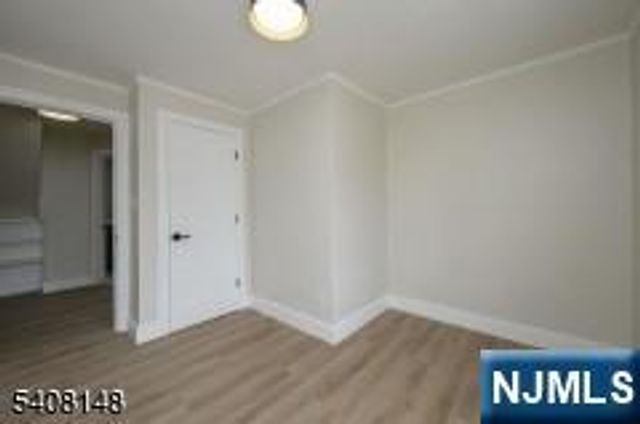 35 Amsterdam Avenue, Teaneck, NJ 07666