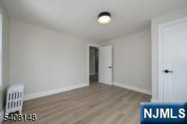 35 Amsterdam Avenue, Teaneck, NJ 07666