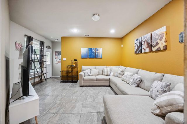 12419 Alora Bluff Trail, Humble, TX 77346