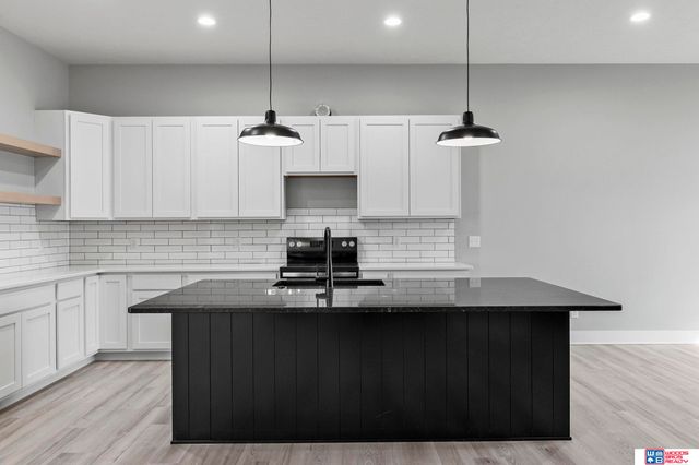 7930 Ephraem Lane, Lincoln, NE 68516