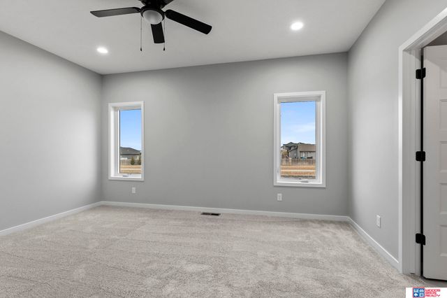 7930 Ephraem Lane, Lincoln, NE 68516