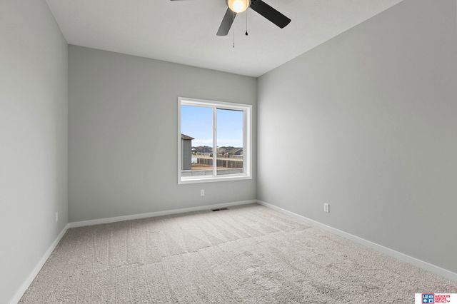 7930 Ephraem Lane, Lincoln, NE 68516