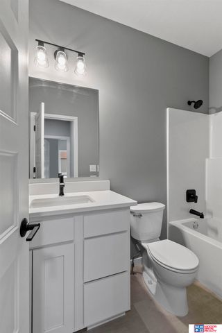 7930 Ephraem Lane, Lincoln, NE 68516