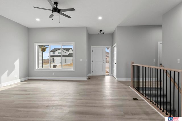 7930 Ephraem Lane, Lincoln, NE 68516
