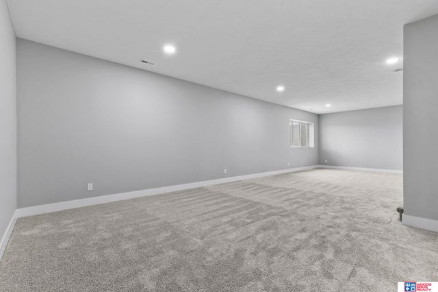 7930 Ephraem Lane, Lincoln, NE 68516