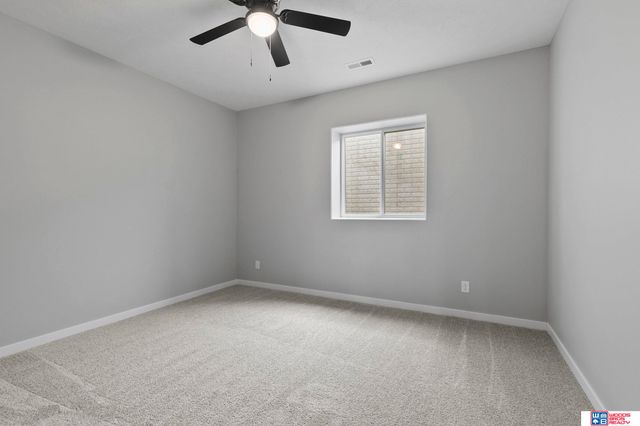 7930 Ephraem Lane, Lincoln, NE 68516