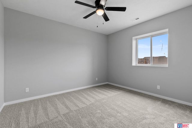 7930 Ephraem Lane, Lincoln, NE 68516