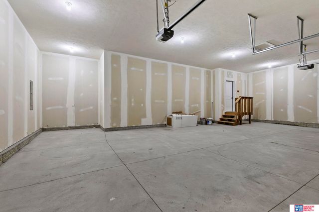 7930 Ephraem Lane, Lincoln, NE 68516