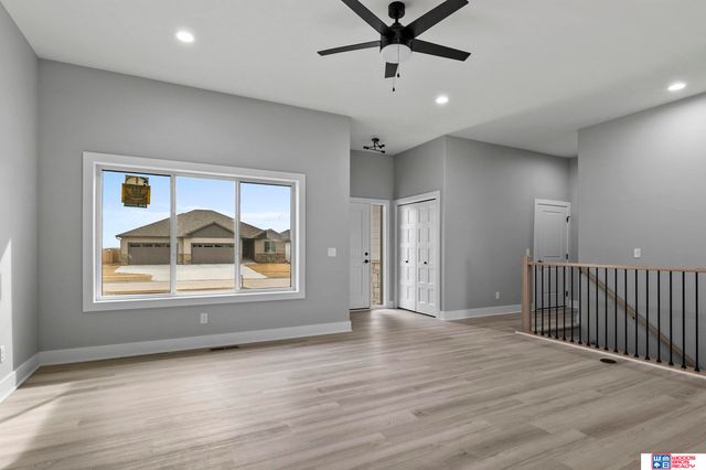 7930 Ephraem Lane, Lincoln, NE 68516