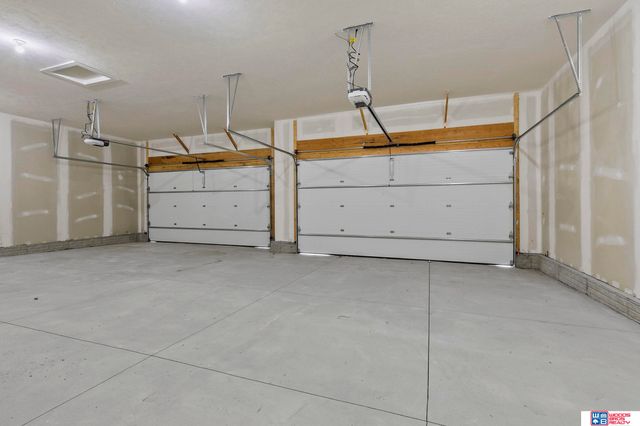 7930 Ephraem Lane, Lincoln, NE 68516