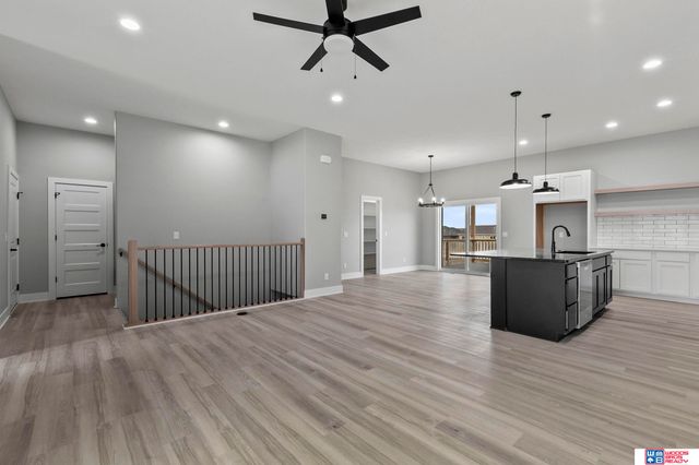 7930 Ephraem Lane, Lincoln, NE 68516
