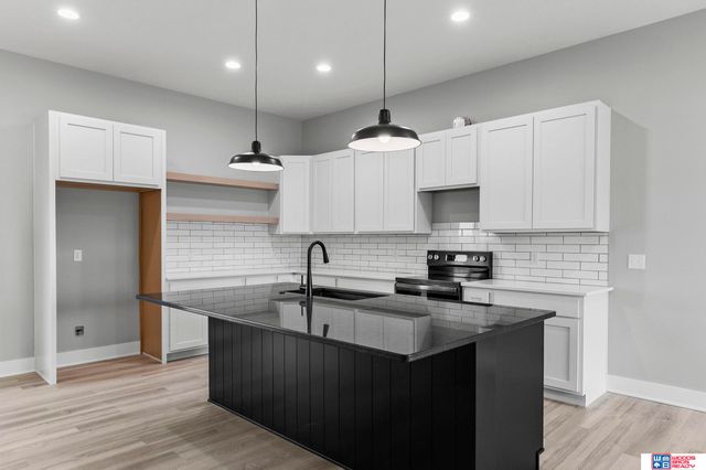 7930 Ephraem Lane, Lincoln, NE 68516