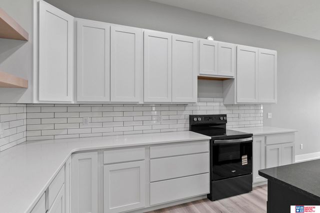 7930 Ephraem Lane, Lincoln, NE 68516