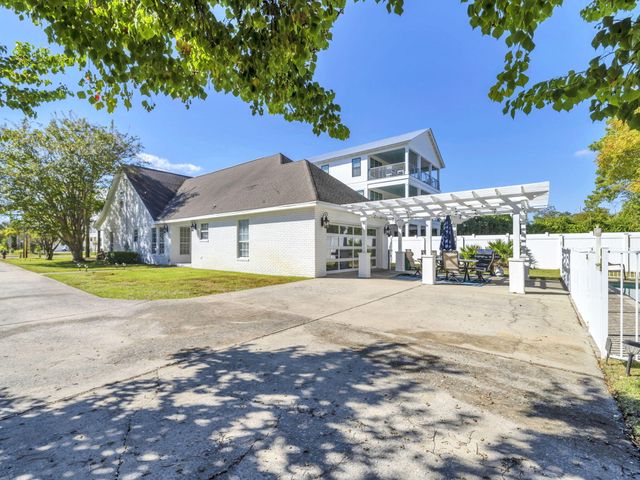 4555 Luke Avenue, Destin, FL 32541