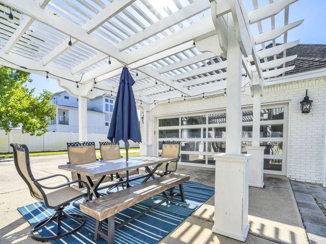 4555 Luke Avenue, Destin, FL 32541