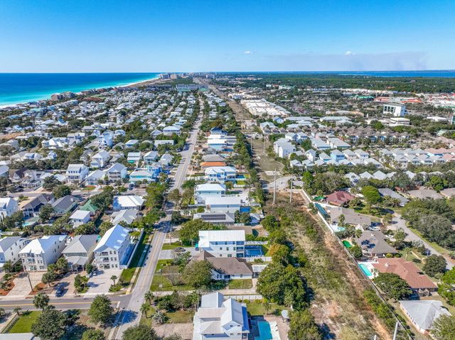 4555 Luke Avenue, Destin, FL 32541