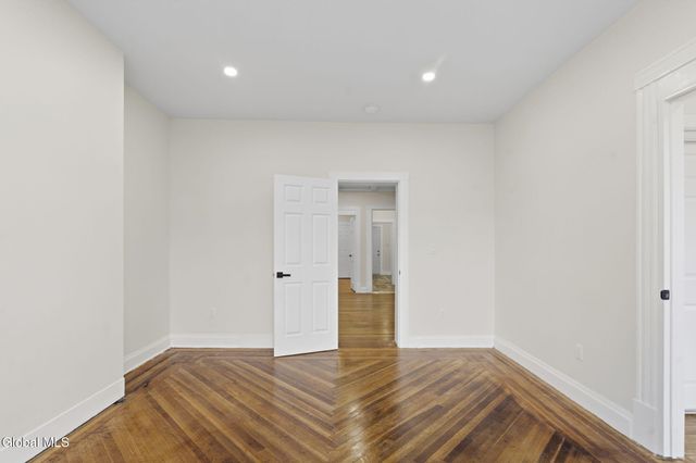 161 6th Avenue, Troy, NY 12180