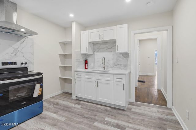 161 6th Avenue, Troy, NY 12180