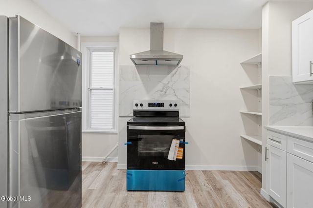 161 6th Avenue, Troy, NY 12180