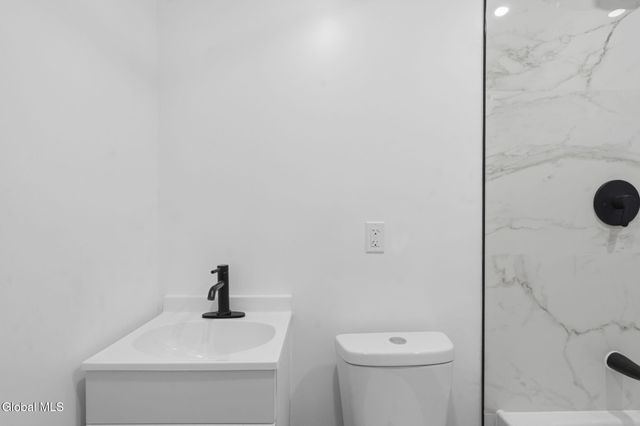 161 6th Avenue, Troy, NY 12180