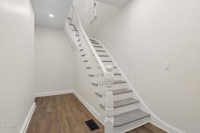 161 6th Avenue, Troy, NY 12180