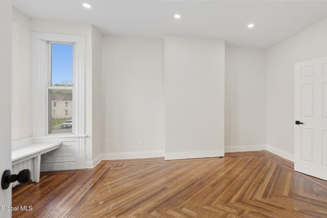 161 6th Avenue, Troy, NY 12180
