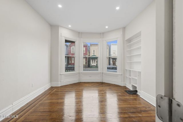 161 6th Avenue, Troy, NY 12180