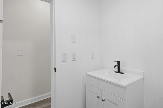 161 6th Avenue, Troy, NY 12180