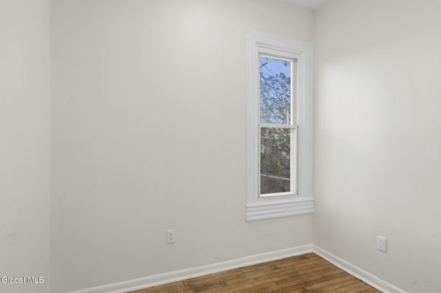 161 6th Avenue, Troy, NY 12180