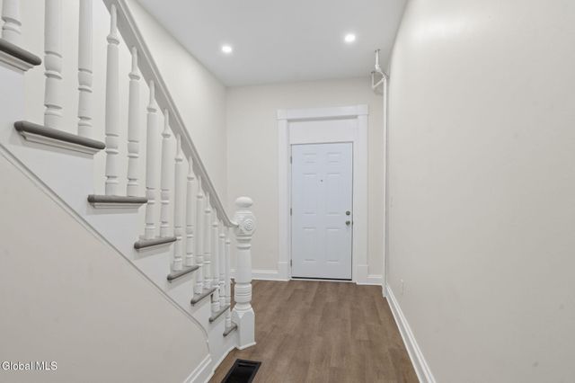 161 6th Avenue, Troy, NY 12180