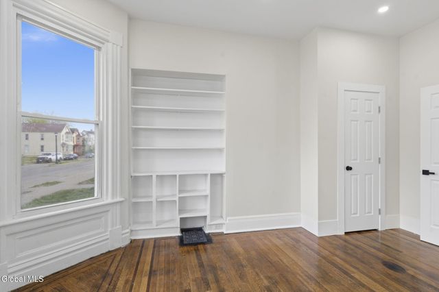 161 6th Avenue, Troy, NY 12180