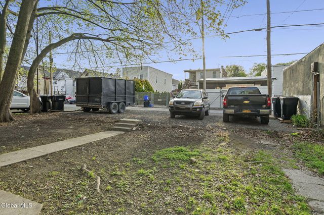 161 6th Avenue, Troy, NY 12180