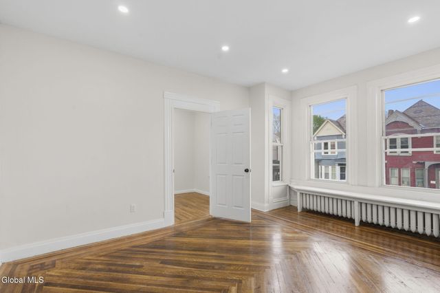 161 6th Avenue, Troy, NY 12180
