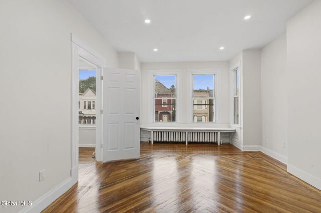 161 6th Avenue, Troy, NY 12180