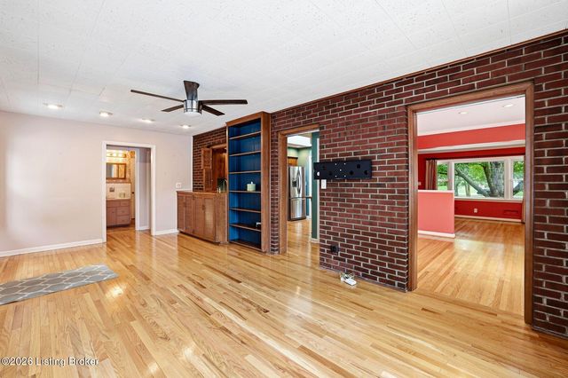 3718 Hillsboro Rd, Louisville, KY 40207