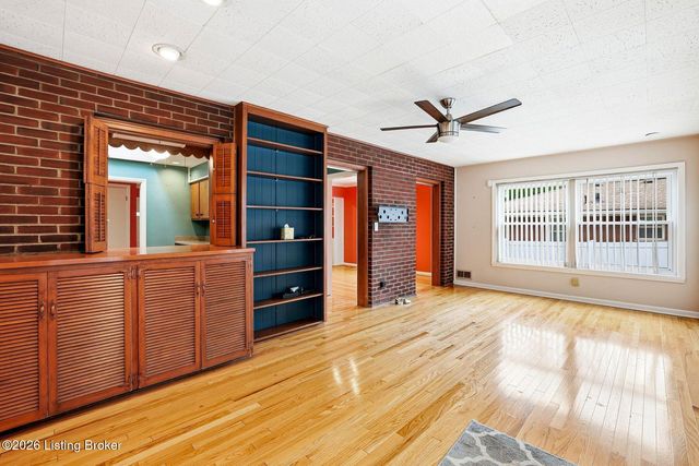 3718 Hillsboro Rd, Louisville, KY 40207