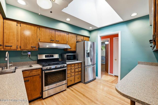3718 Hillsboro Rd, Louisville, KY 40207