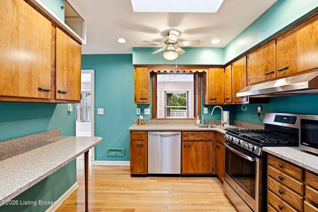 3718 Hillsboro Rd, Louisville, KY 40207